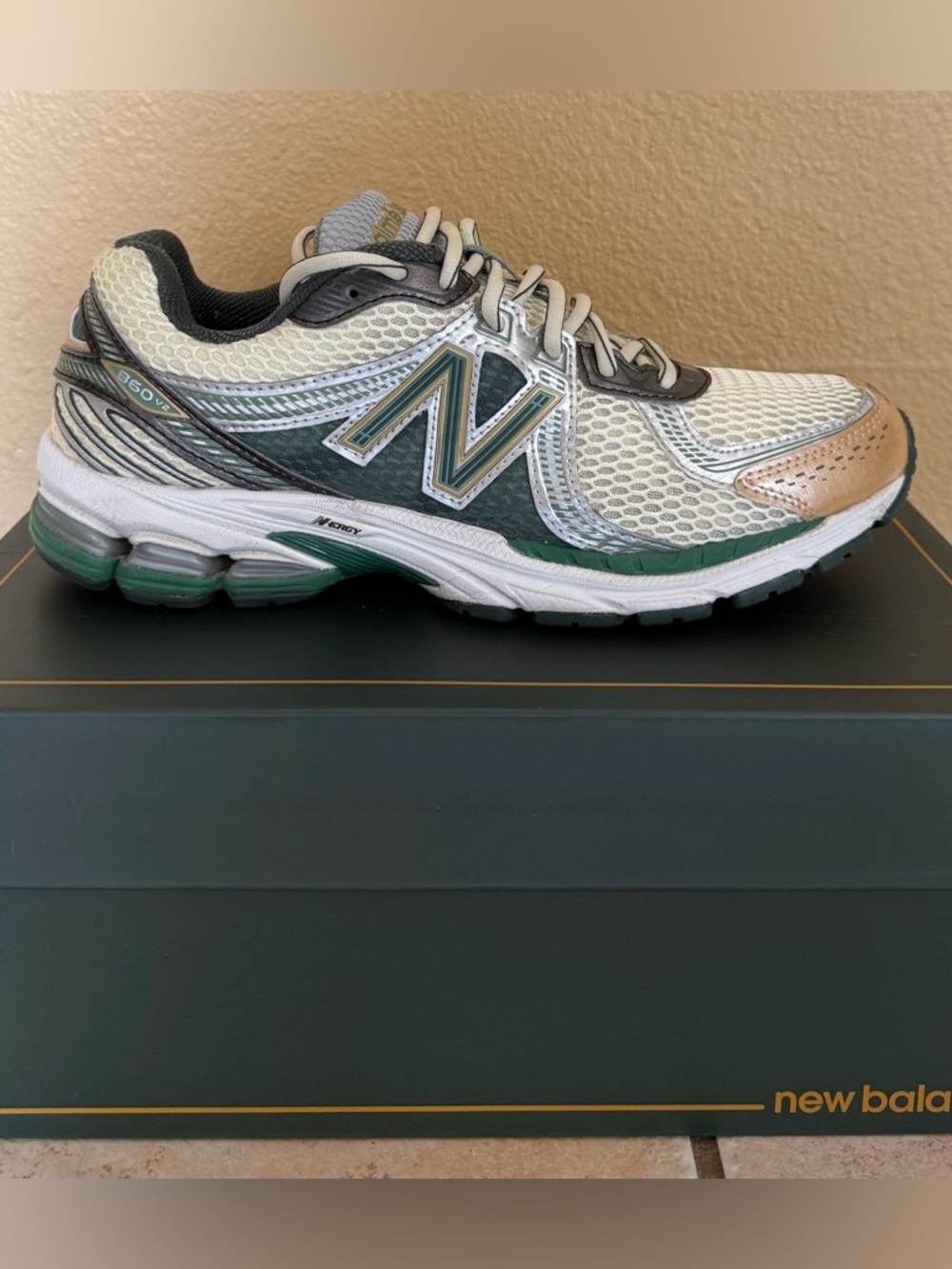 New Balance 860v2 Aime Leon Dore Green ALD 8.5 In Box & Extra Laces and Dust Bag